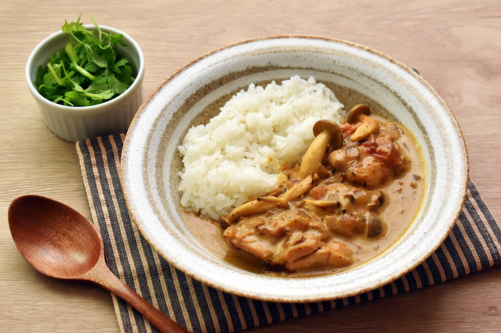 チキンときのこのココナッツカレー